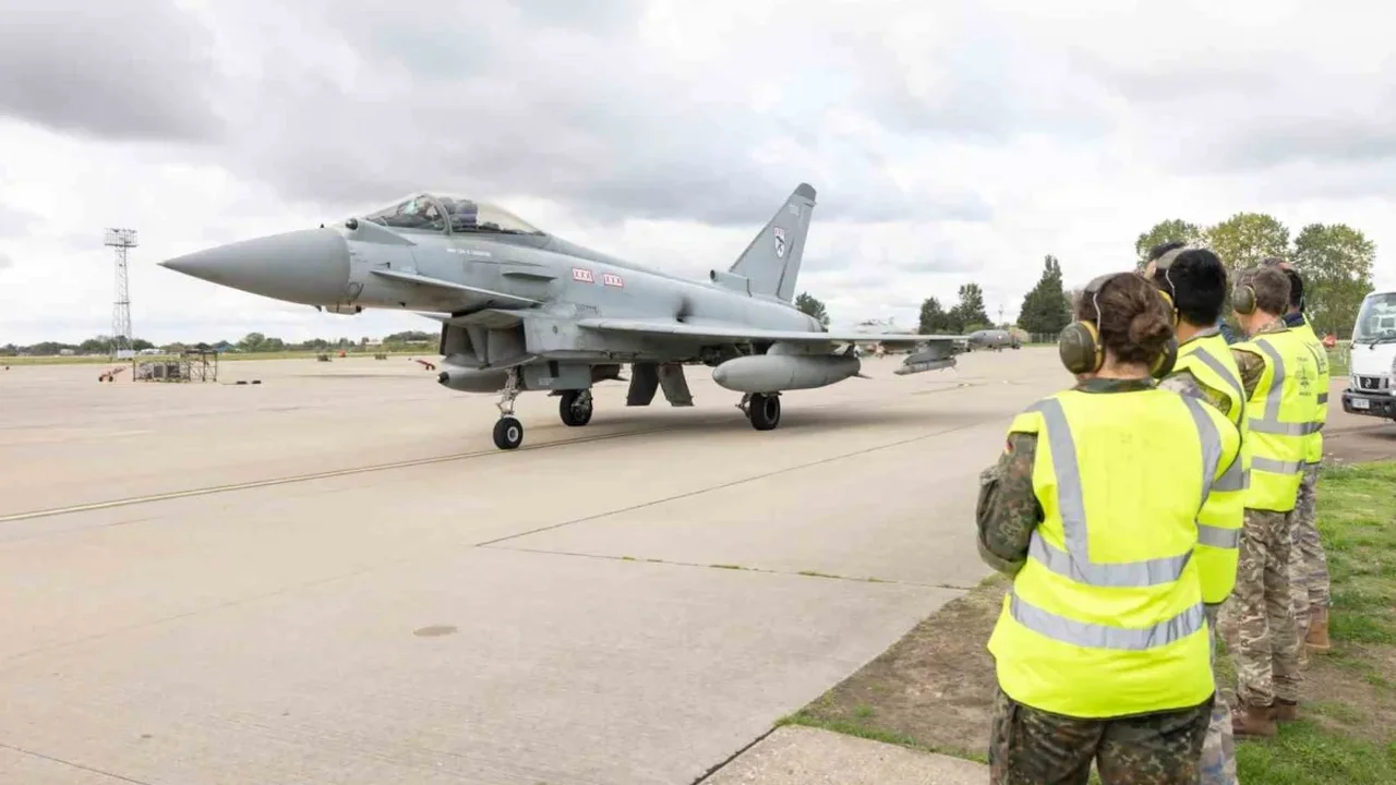 Eurofighter Typhoon için İngiltere'de bakım tesisleri incelendi