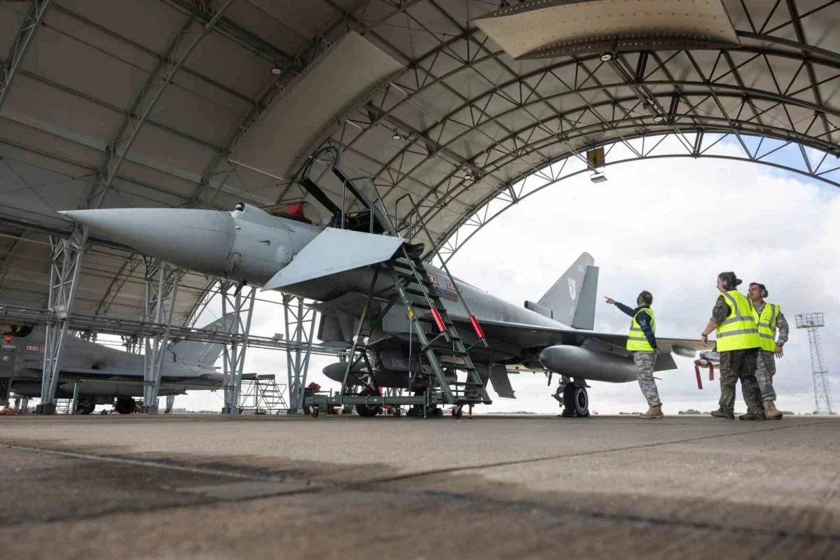 Eurofighter Typhoon için İngiltere'de bakım tesisleri incelendi