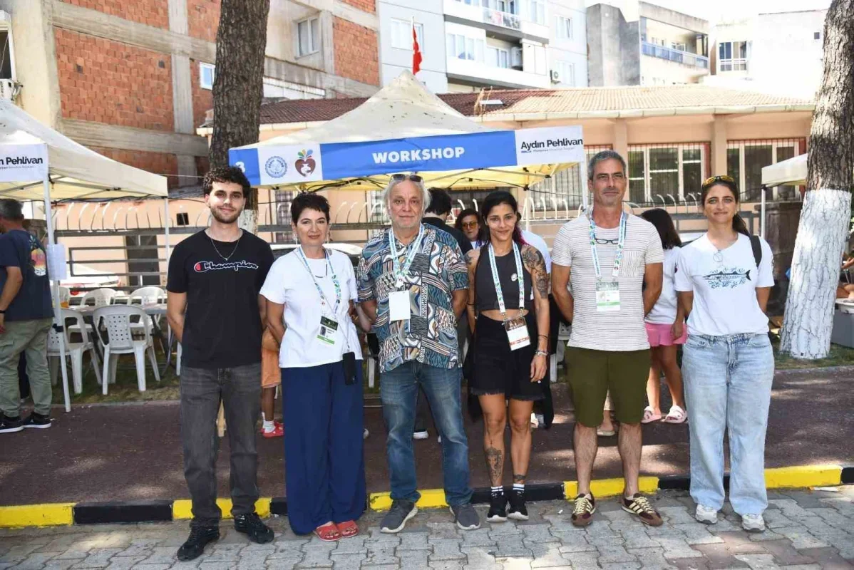 Menemen Çömlek Festivali'nde deniz canlıları için çömlek