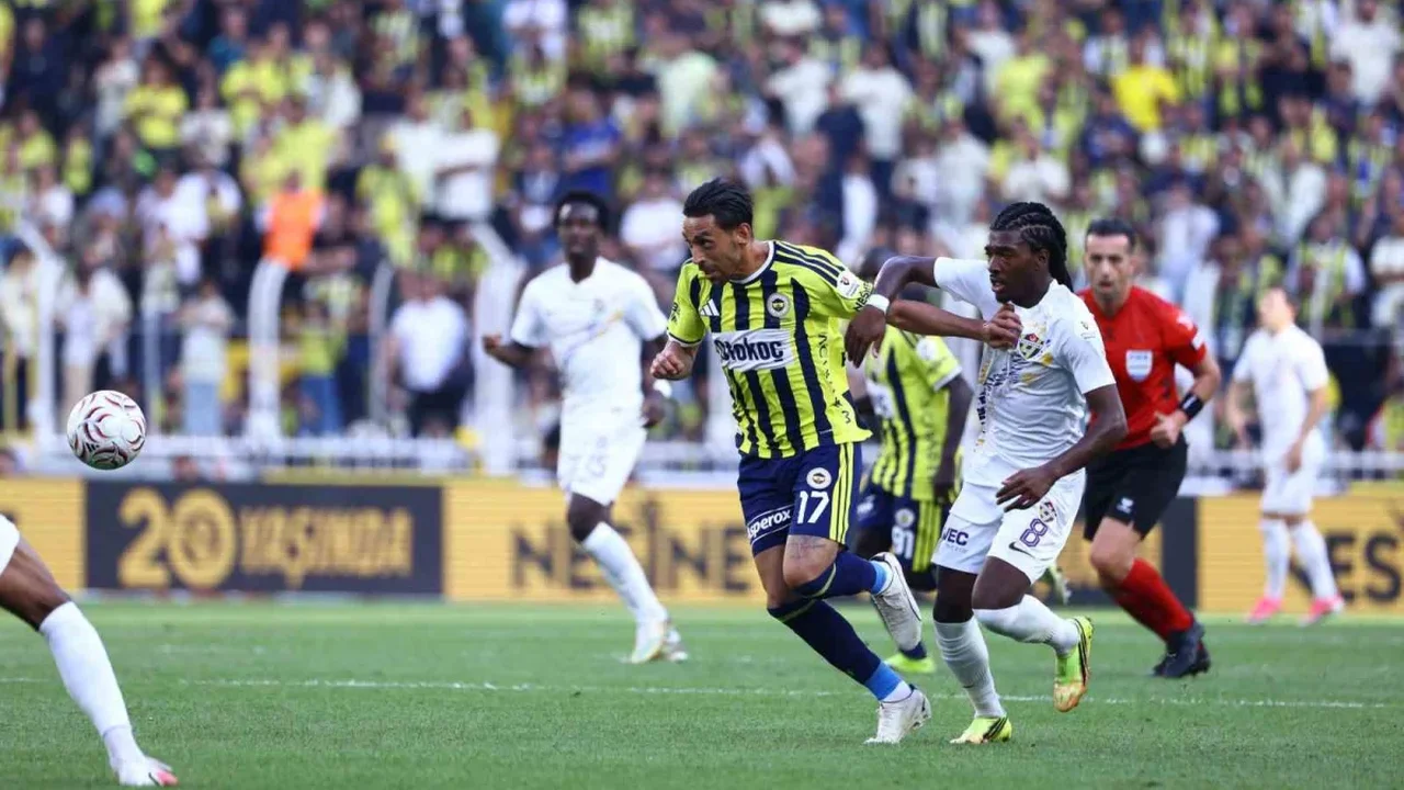 Fenerbahçe-Eyüpspor maçında ilk yarı: Sarı-lacivertliler 5-0 önde