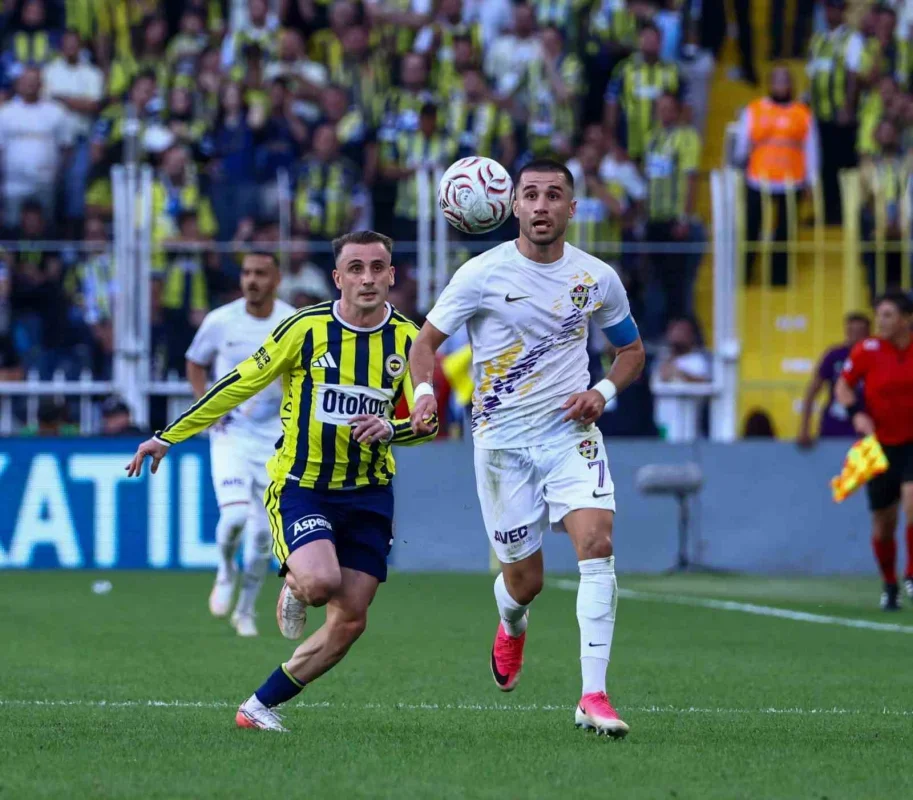Fenerbahçe-Eyüpspor maçında ilk yarı: Sarı-lacivertliler 5-0 önde