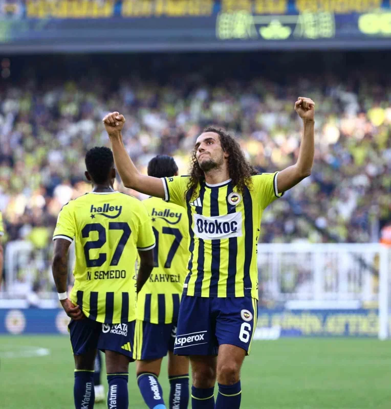 Fenerbahçe-Eyüpspor maçında ilk yarı: Sarı-lacivertliler 5-0 önde