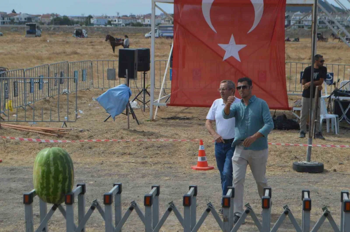 Ayvalık Rahvan At Yarışları'nda 100 at piste çıktı