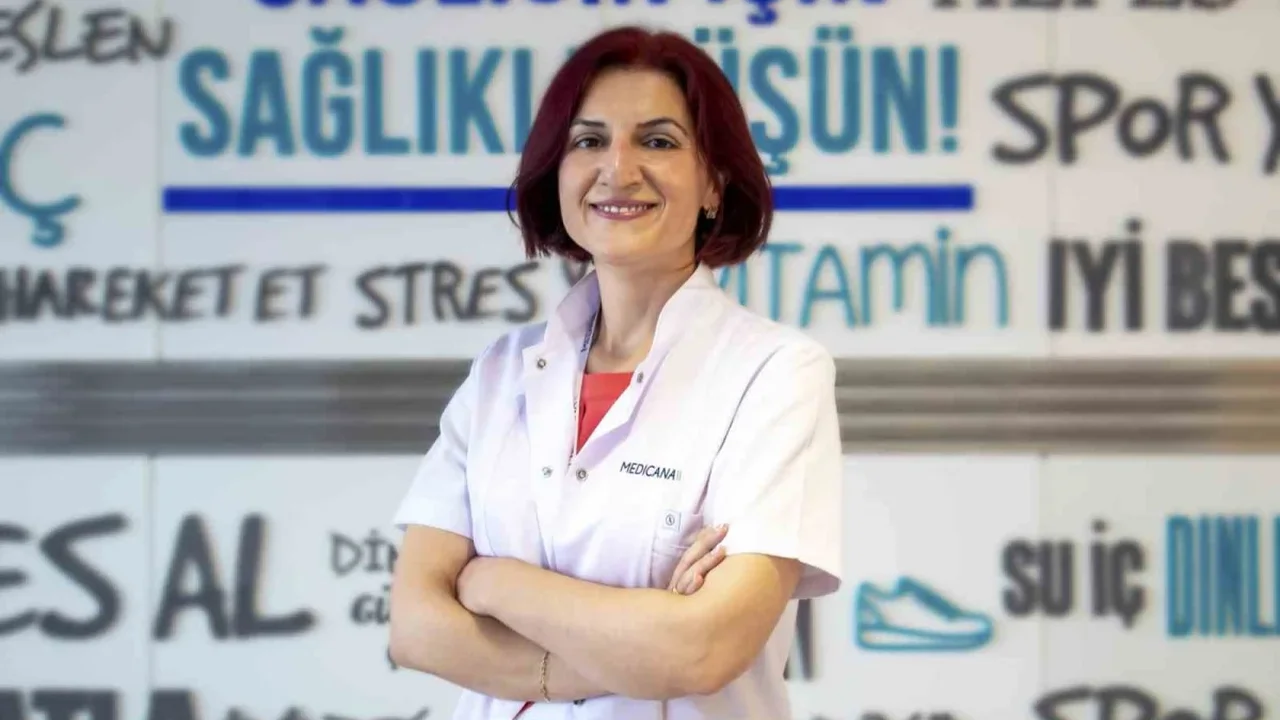 Cilt yaşlanmasını hızlandıran hatalar: Uzmandan korunma önerileri