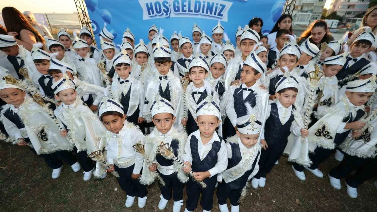 Küçükçekmece Toplu Sünnet Şöleni'nde 151 çocuk eğlendi