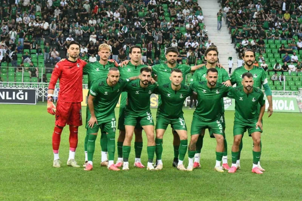Sakaryaspor 10 Sezon Sonra 3'te 3 Yaptı: TFF 2. Lig'de Lider
