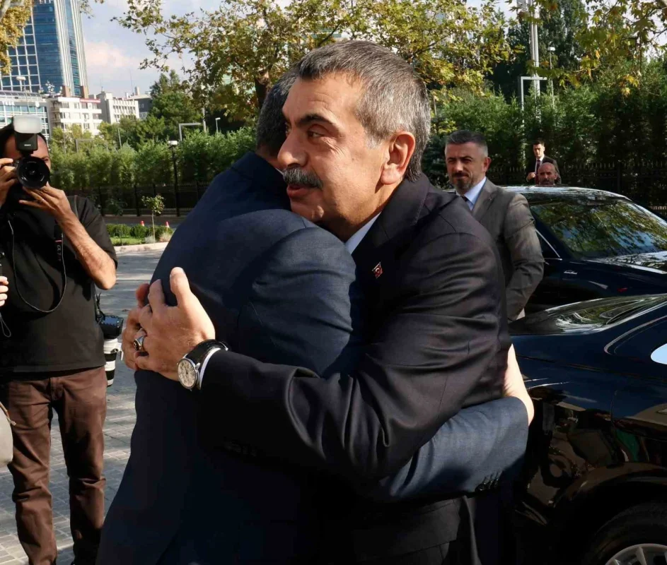 Okul güvenliği için 31 bin bahçe görevlisi istihdam edildi