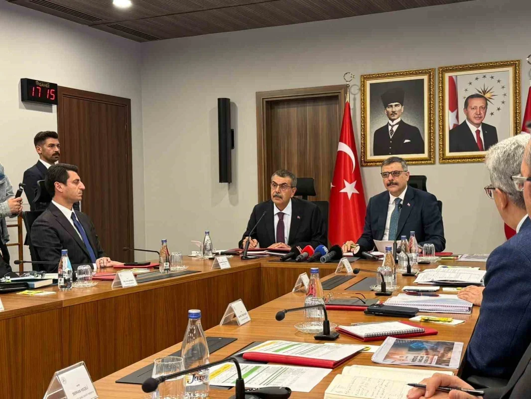 Okul güvenliği için 31 bin bahçe görevlisi istihdam edildi