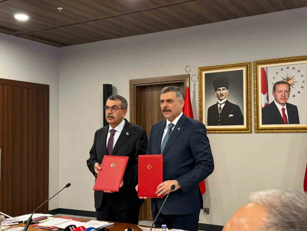Okul güvenliği için 31 bin bahçe görevlisi istihdam edildi