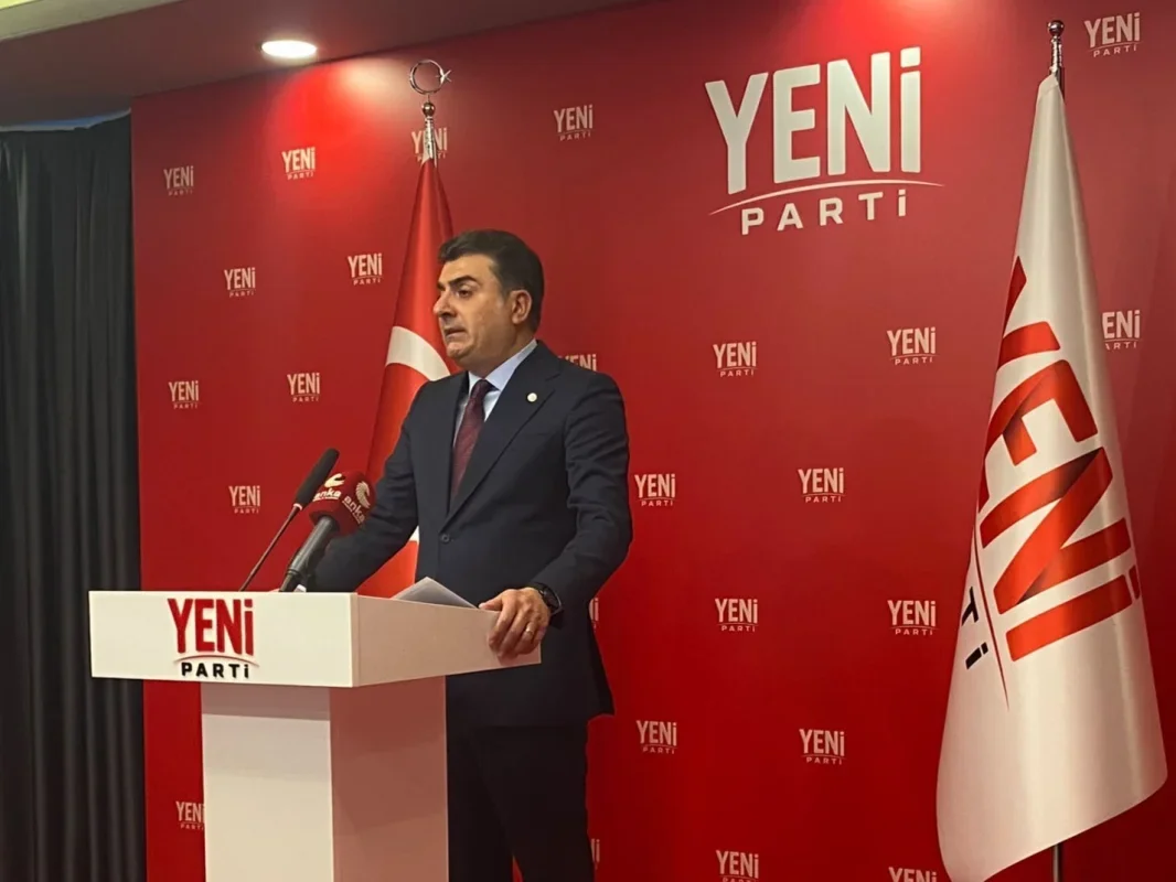 YENİ Parti adı değişecek mi? Zeynel Emre'den açıklama