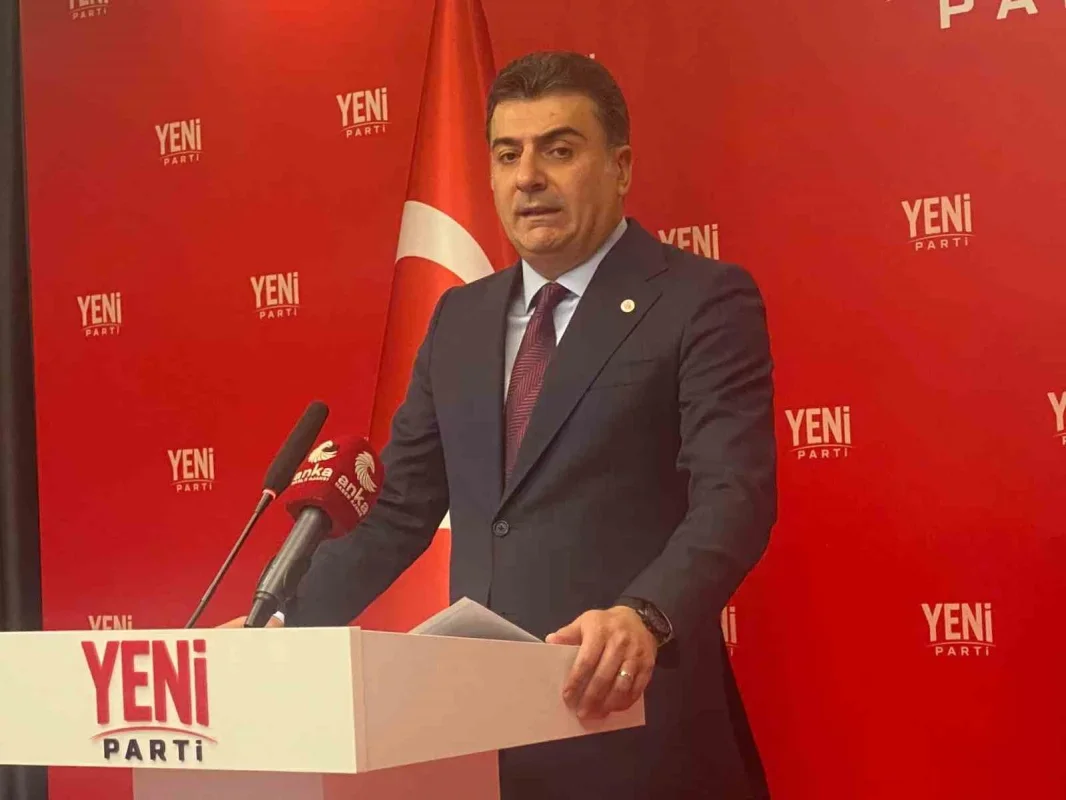 YENİ Parti adı değişecek mi? Zeynel Emre'den açıklama