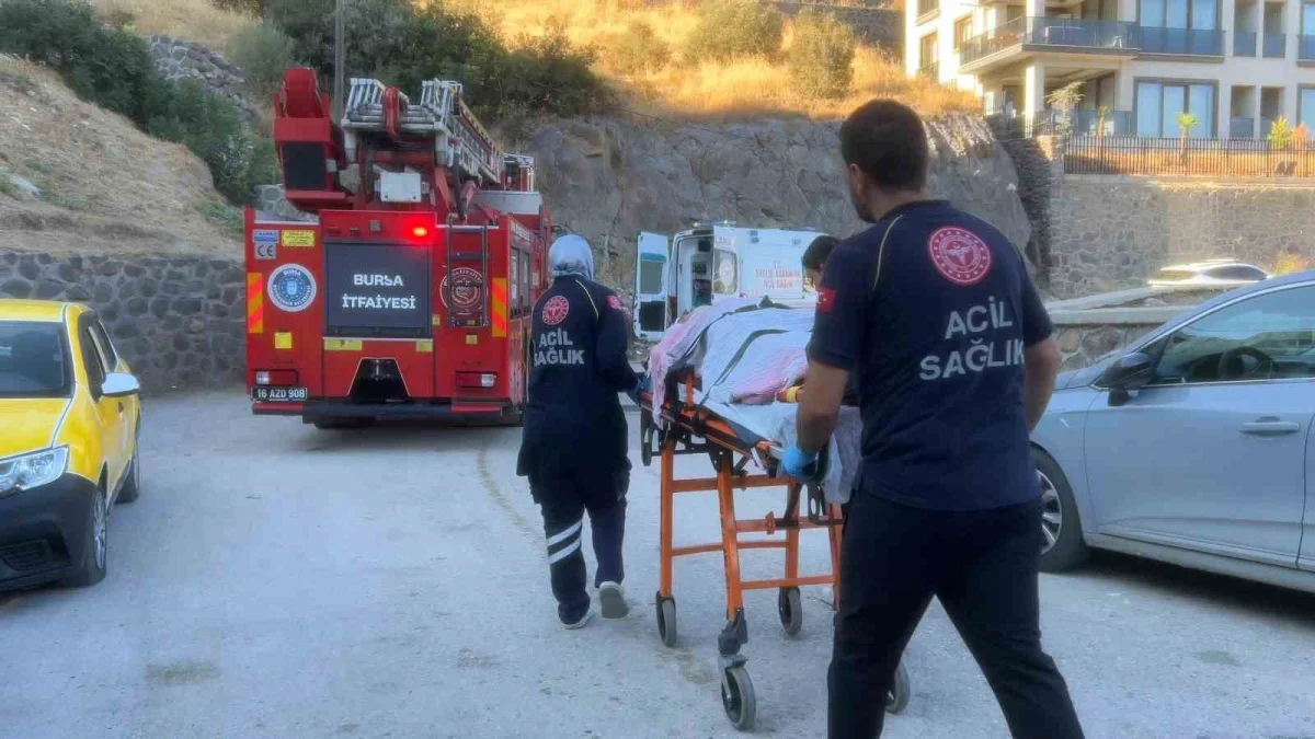 Bursa Mudanya'da tadilat işçisi balkona düştü: Yaralı hastanede