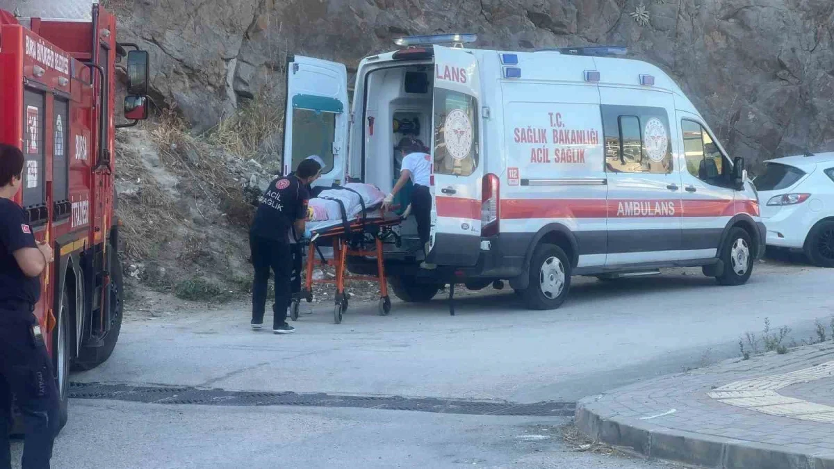Bursa Mudanya'da tadilat işçisi balkona düştü: Yaralı hastanede