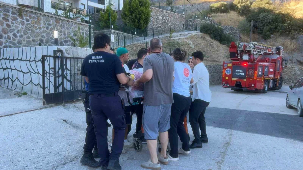 Bursa Mudanya'da tadilat işçisi balkona düştü: Yaralı hastanede
