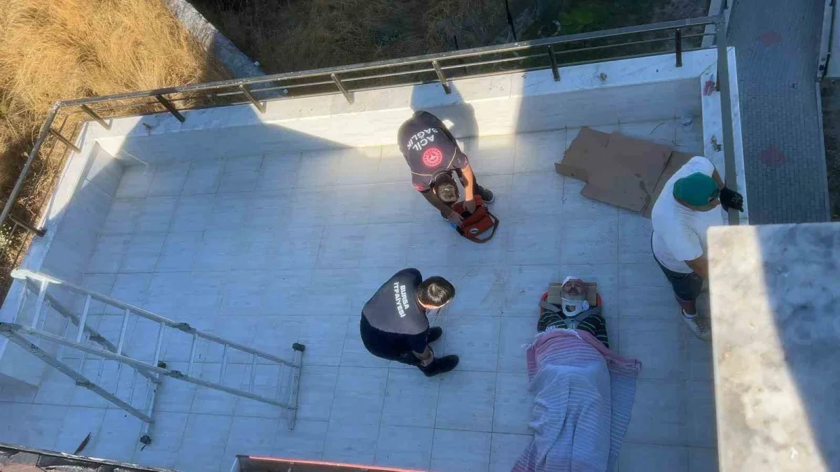 Bursa Mudanya'da tadilat işçisi balkona düştü: Yaralı hastanede