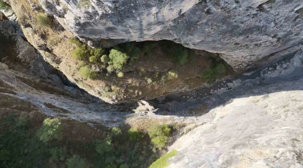 Harmankaya Kanyonu, karanlık gökyüzüyle yıldız tutkunlarını çekiyor