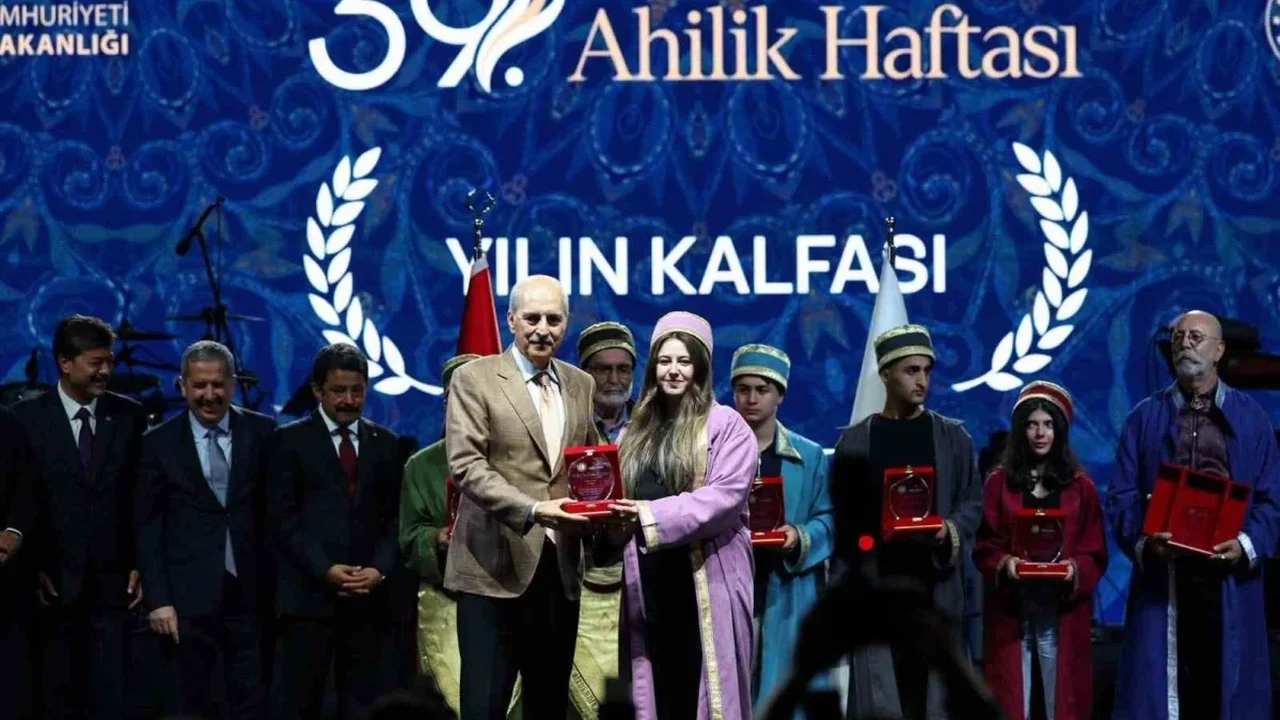 Nisanur Eser Balıkesir'de oto boyada Türkiye'nin yılın kalfası oldu