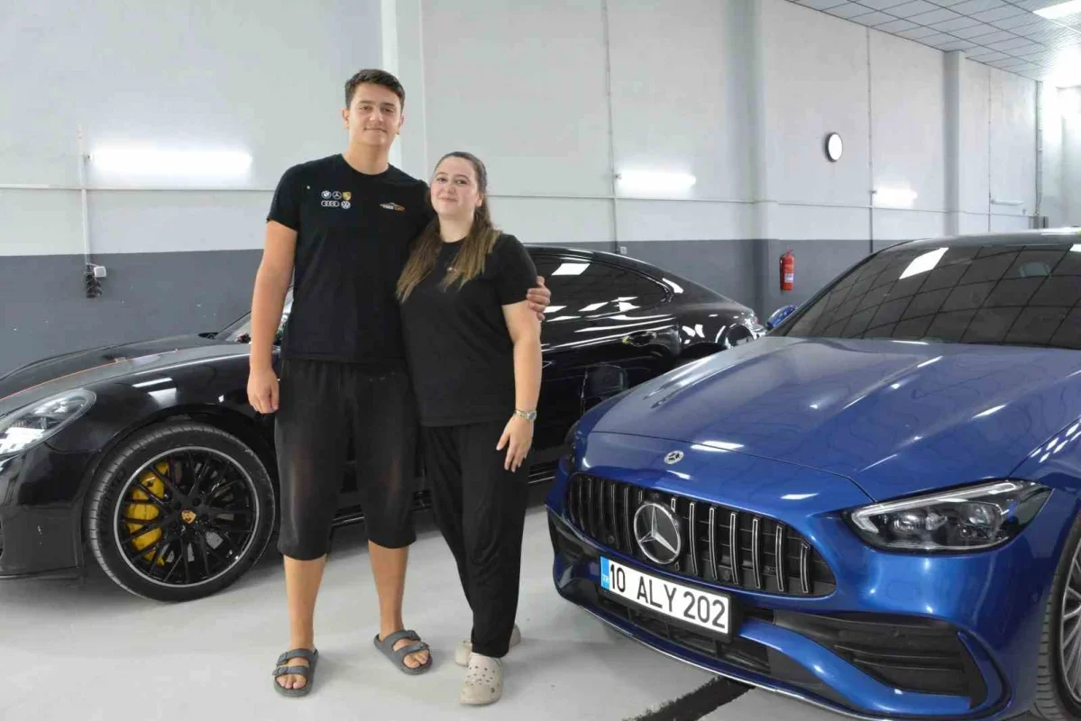 Nisanur Eser Balıkesir'de oto boyada Türkiye'nin yılın kalfası oldu