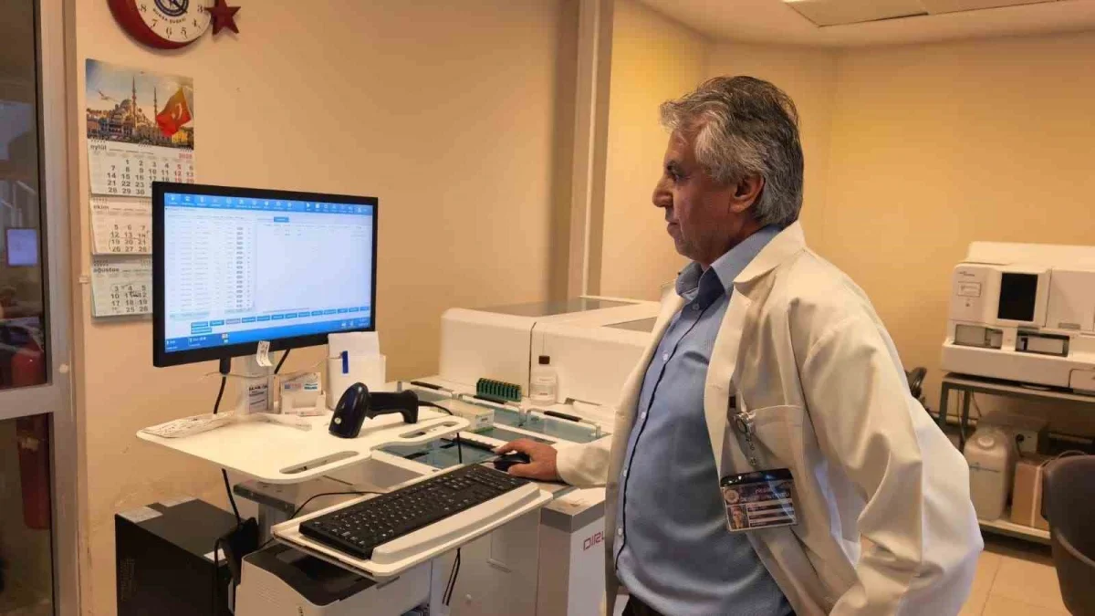 İnegöl Devlet Hastanesi'nde doğan iki doktor görevde