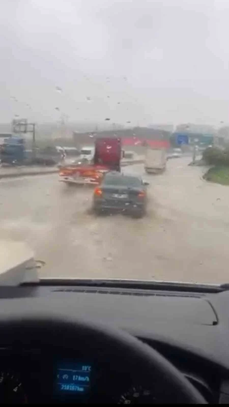 Kocaeli'de sağanak: Yağış Çarşamba akşamı etkisini kaybedecek