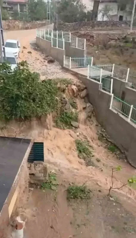 Kocaeli'de sağanak: Yağış Çarşamba akşamı etkisini kaybedecek