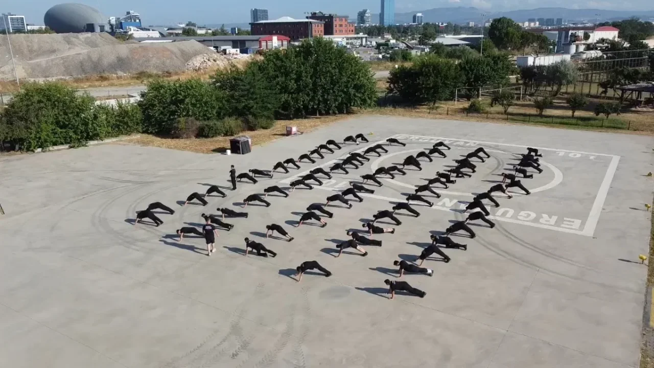 Bursa'da itfaiyeci adayları 464 saatlik zorlu eğitim alıyor