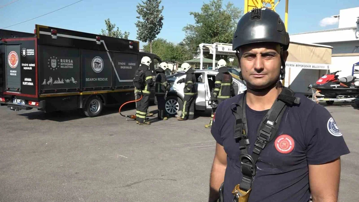 Bursa'da itfaiyeci adayları 464 saatlik zorlu eğitim alıyor