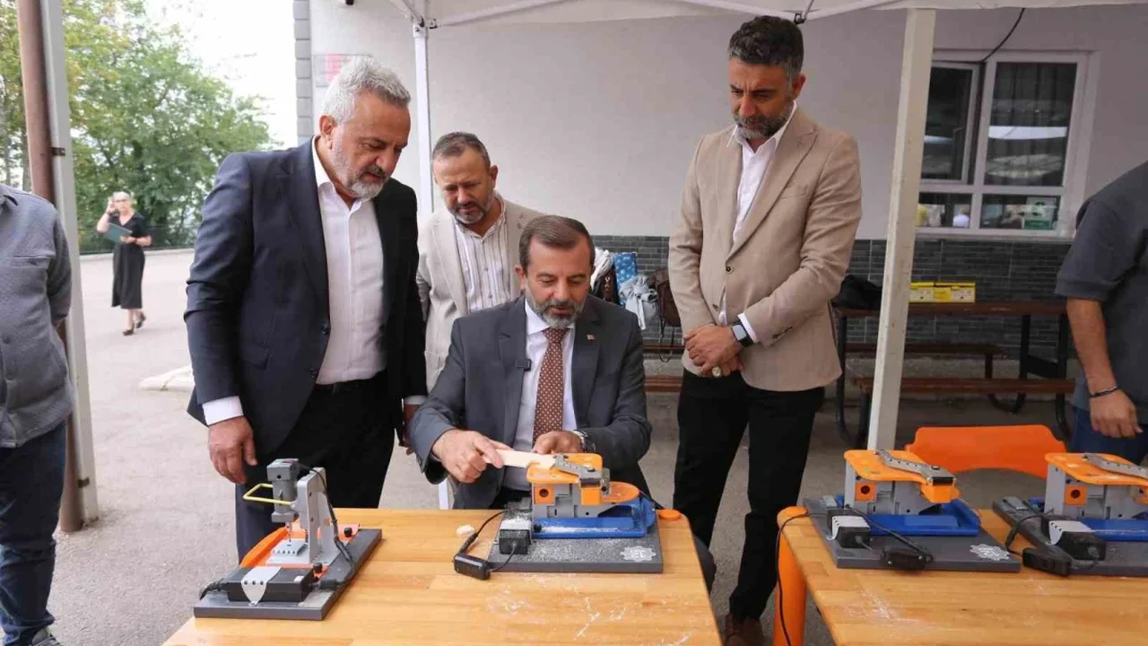 Gürsu Belediyesi köy okulunda STEAM ve robotik eğitimi verdi