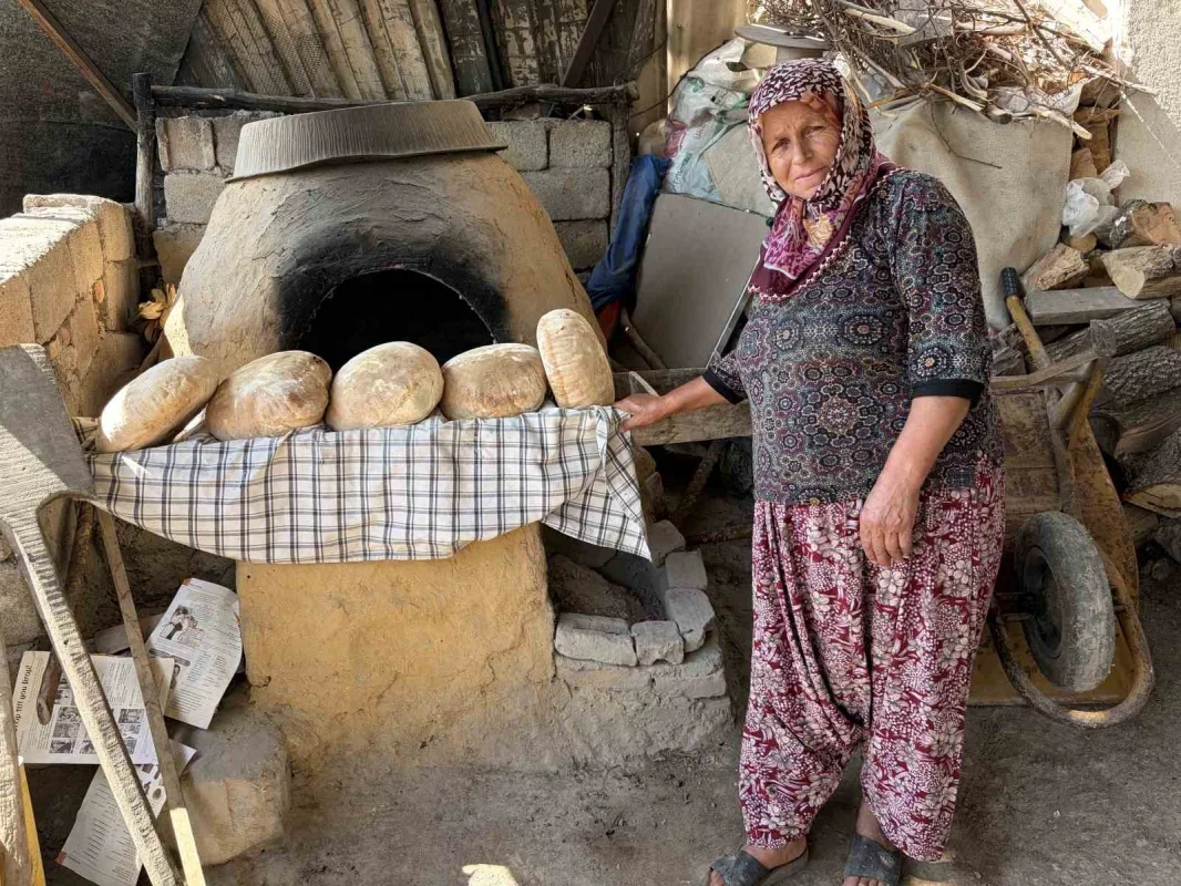 Güllü Saykaç'ın taş fırın ekmeği Vize'de iştah kabartıyor