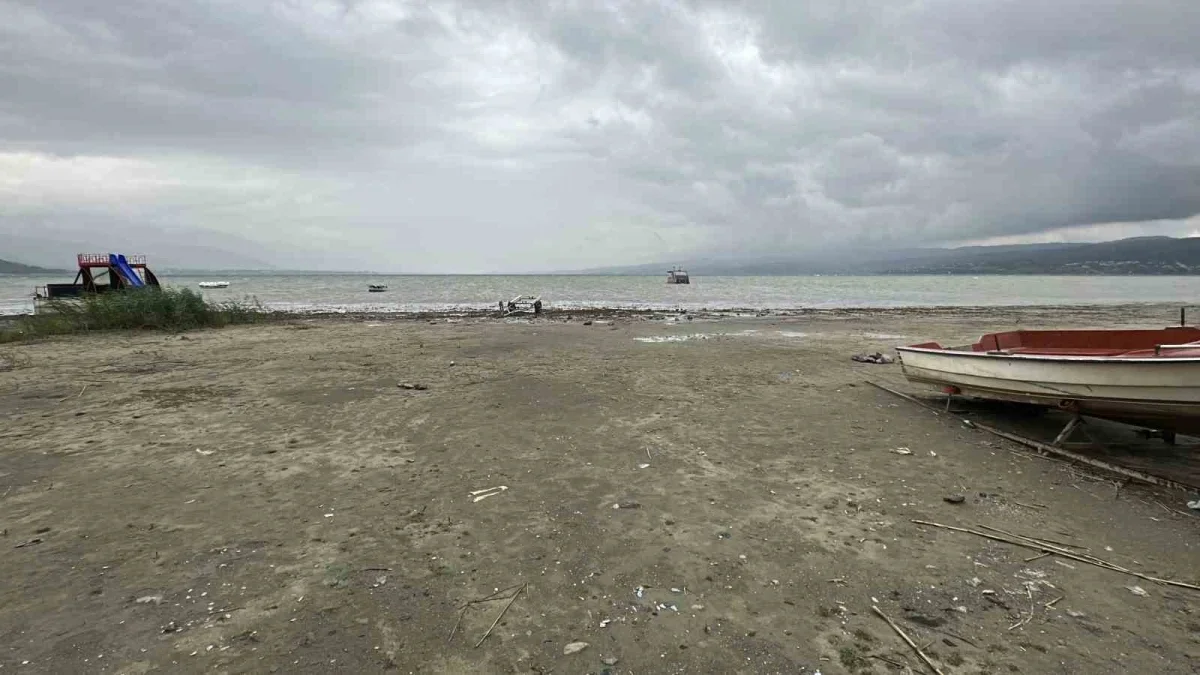 Sapanca Gölü su seviyesi yağışlara rağmen 29,56 metreye indi