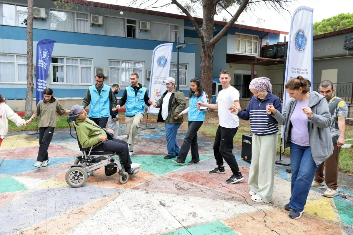 Gemlik Karacaali'de özel gereksinimli gençlere 5 günlük kamp