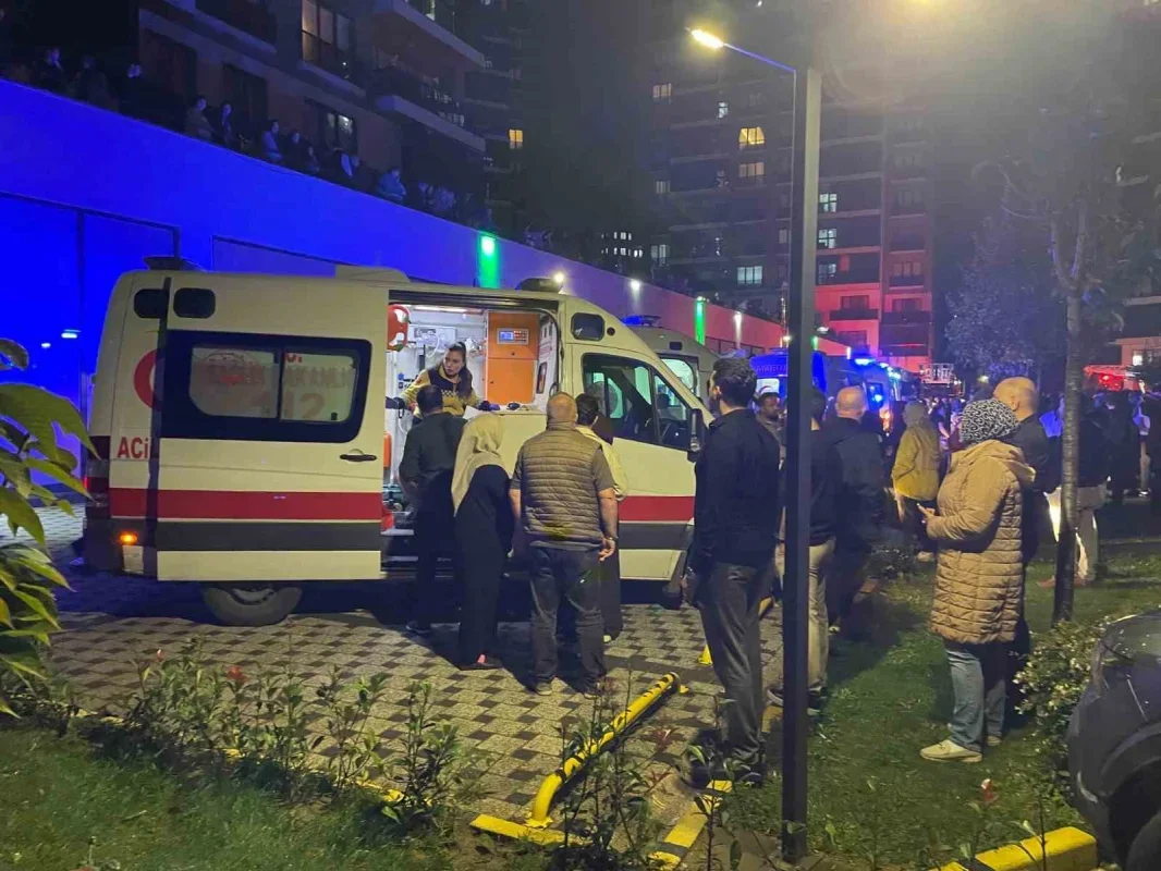 Bursa Nilüfer'de bina yangını: Mahsur kalan 19 kişi kurtarıldı