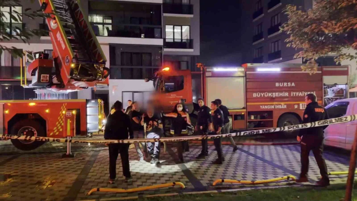 Bursa Nilüfer'de bina yangını: Mahsur kalan 19 kişi kurtarıldı