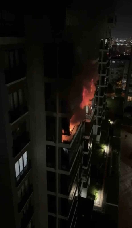 Bursa Nilüfer'de bina yangını: Mahsur kalan 19 kişi kurtarıldı