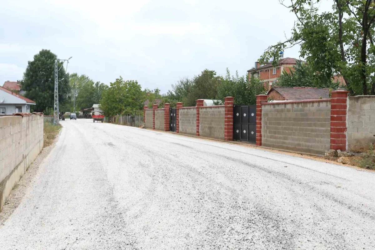 İnegöl Kurşunlu'da 8 sokağa 1300 metre sathi kaplama