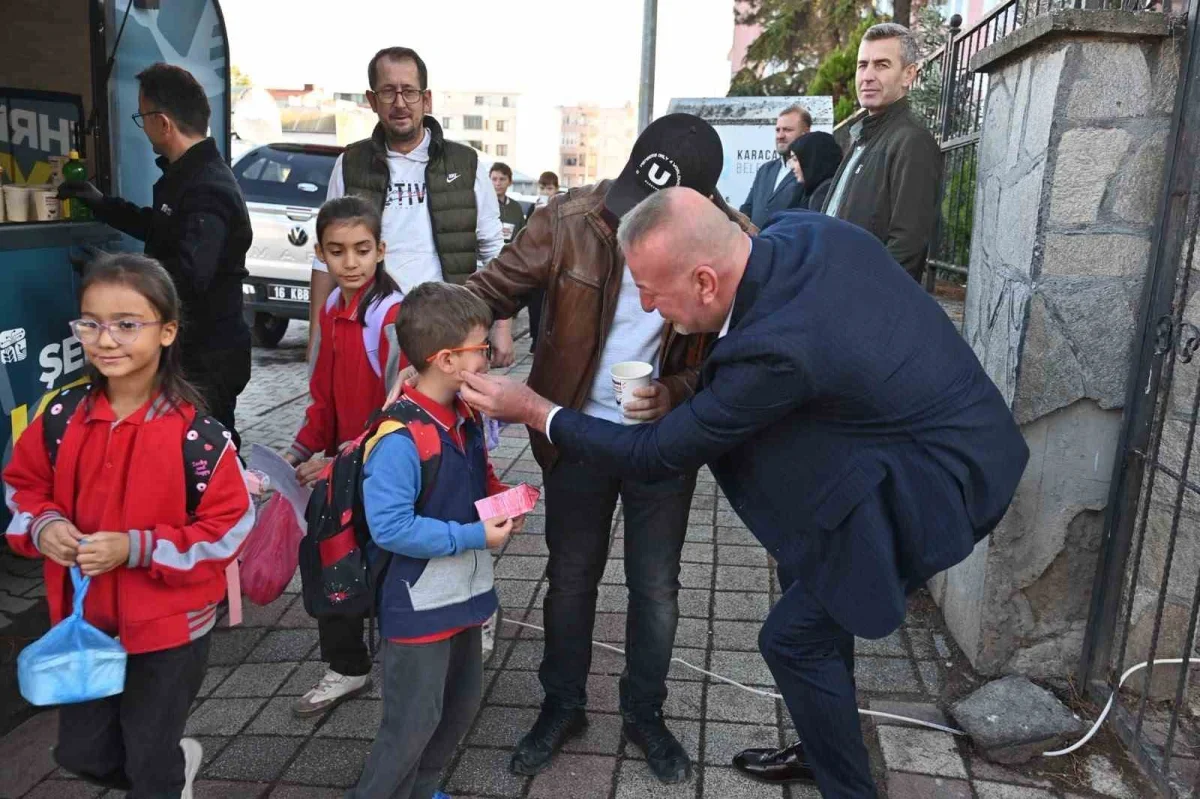 Karacabey'de Çorba Bizden kampanyası öğrencilere ulaşıyor