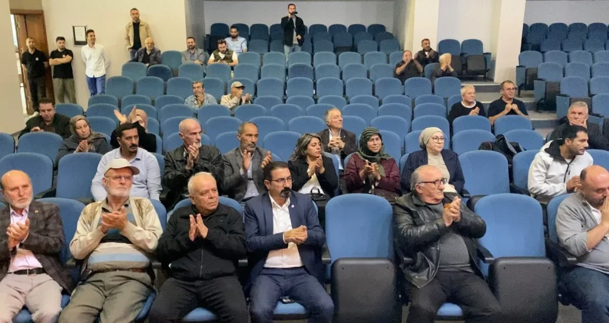 Körfez sülfürik asit tesisi ÇED toplantısı protestoyla yapılamadı