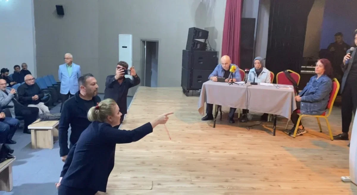Körfez sülfürik asit tesisi ÇED toplantısı protestoyla yapılamadı