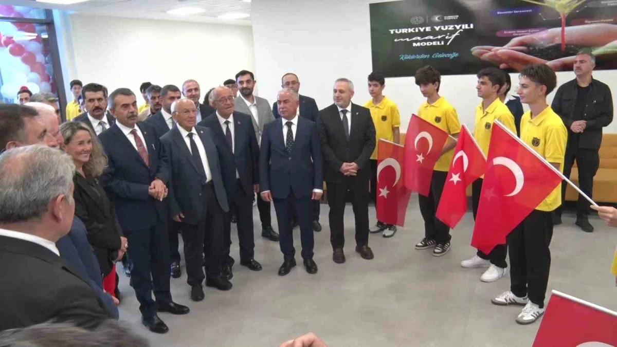 Yusuf Tekin: Eğitim kurumları dünyayla rekabet edebilir