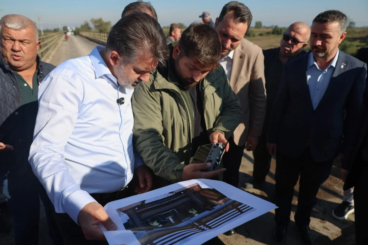 Mustafakemalpaşa'da Çeltikçi Köprüsü hasar sonrası kapatıldı