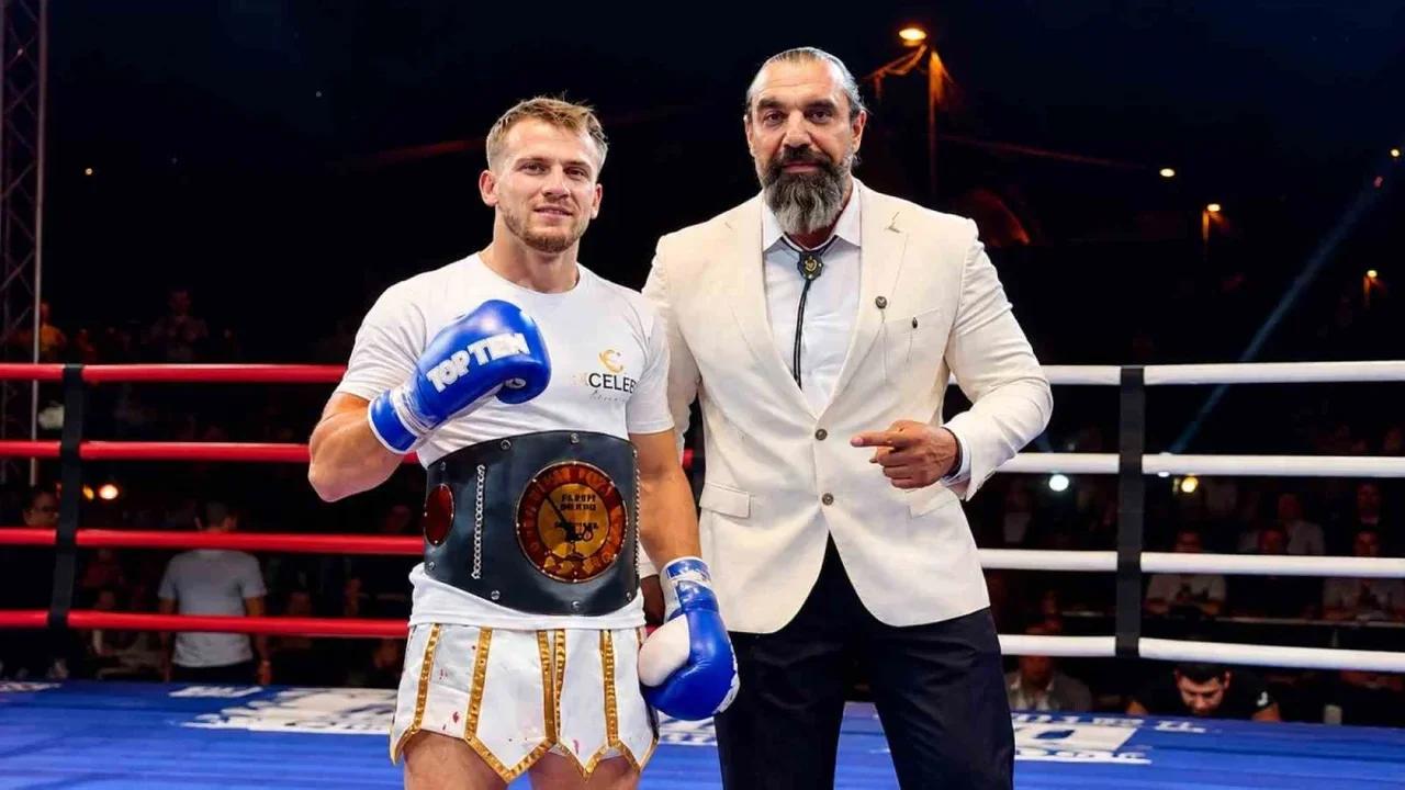 Ömer Faruk Yavaş, LOCA Fight Club şampiyonluğu için ringde