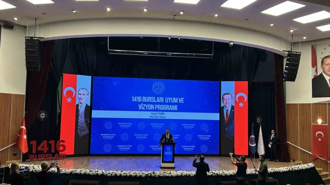 1416 Bursları: Bakan Tekin'den öğrencilere elçilik mesajı