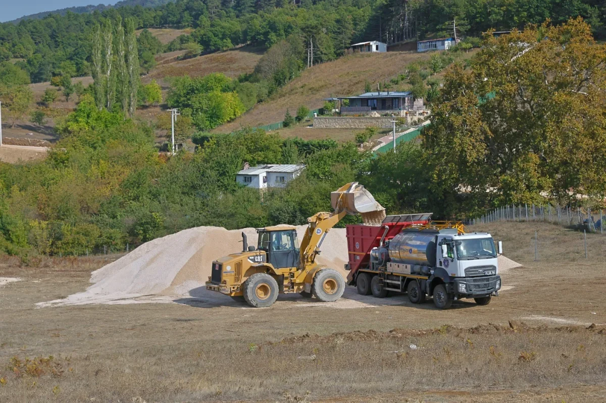 Bursa Osmangazi'de 3 mahallede 15 kilometrelik yol yenileniyor