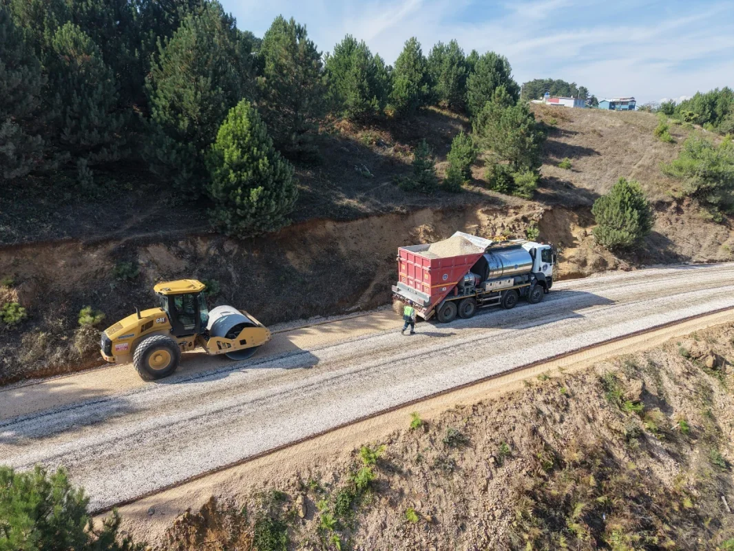 Bursa Osmangazi'de 3 mahallede 15 kilometrelik yol yenileniyor