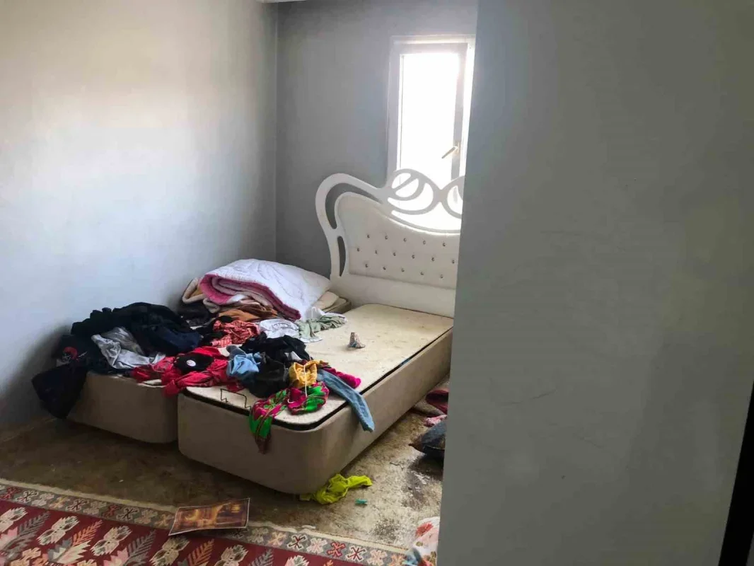 İnegöl Belediyesi Sinanbey'de ihtiyaç sahibi ailenin evini yeniledi