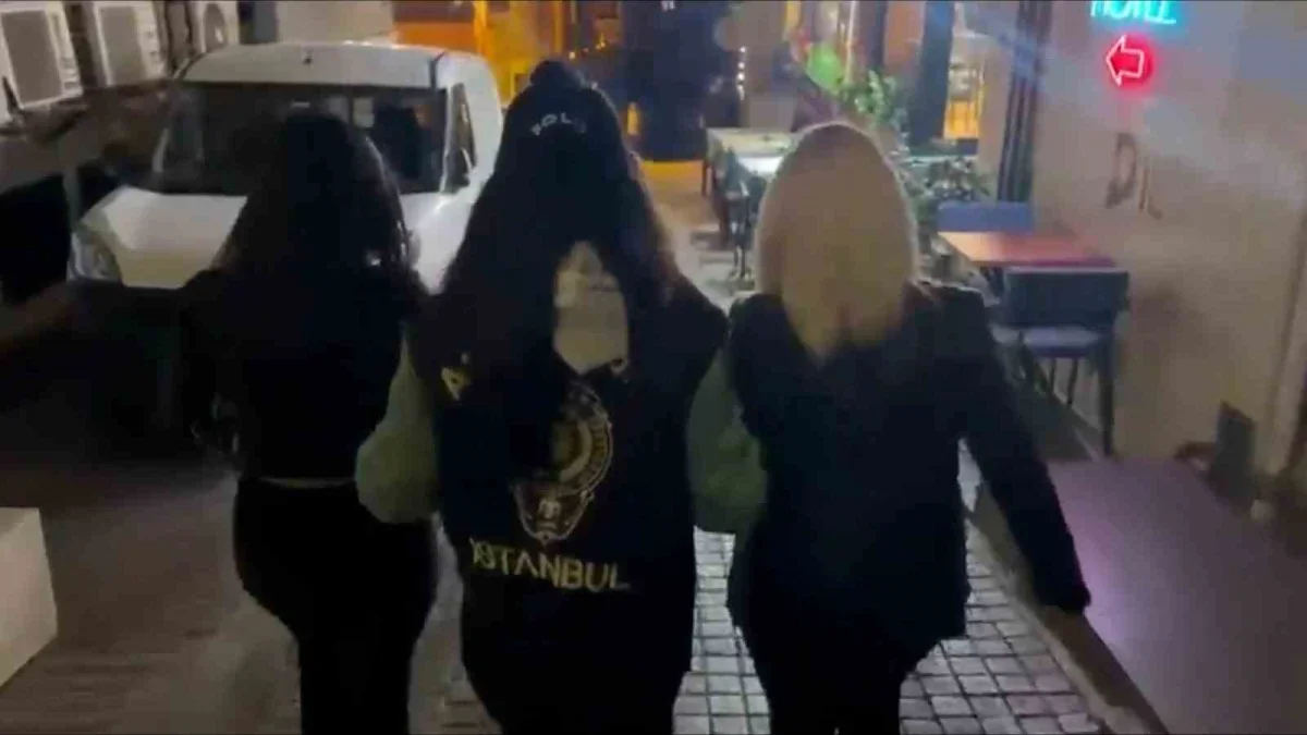Beyoğlu'nda dron destekli huzur uygulaması: 27 kişiye işlem