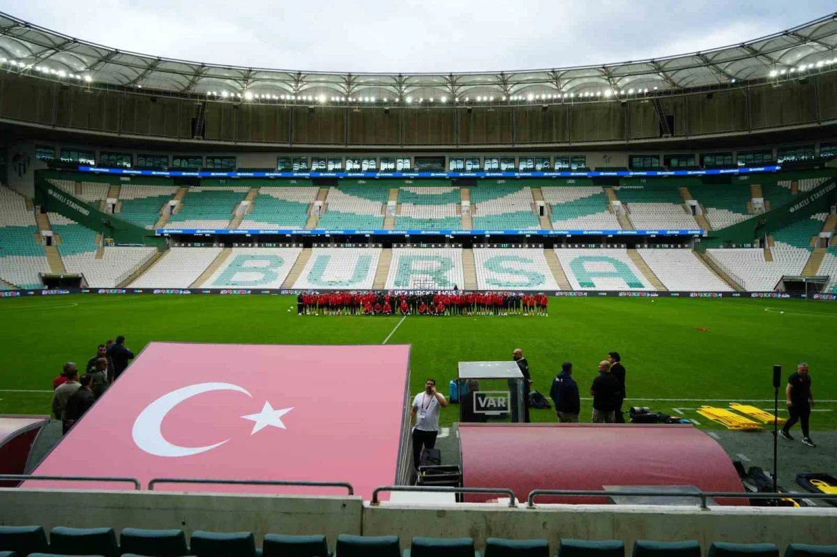 Türkiye-İtalya maçı öncesi A Milli Takım son hazırlığını yaptı