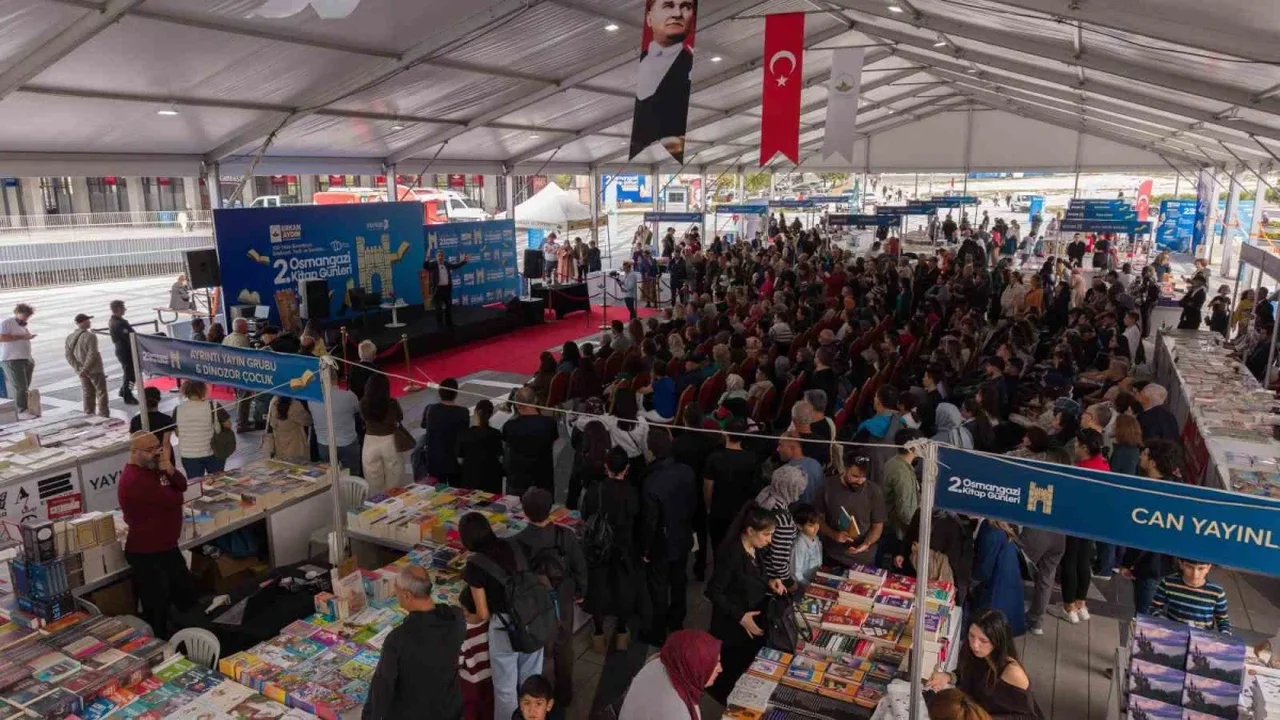 Osmangazi Kitap Günleri'nde Ahmet Ümit'e yoğun ilgi