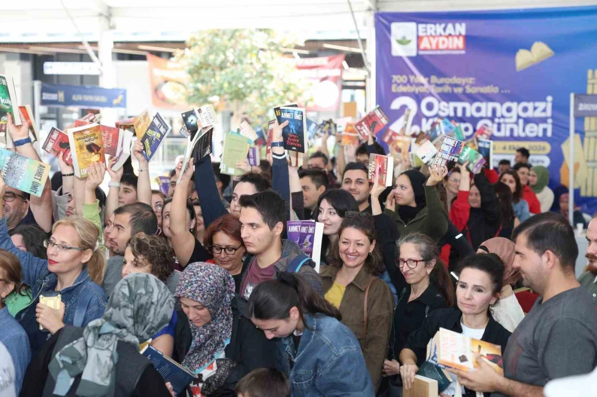 Osmangazi Kitap Günleri'nde Ahmet Ümit'e yoğun ilgi
