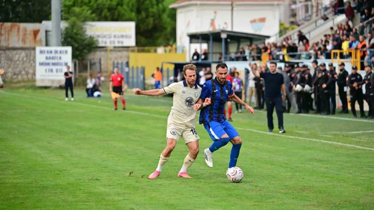 MKE Ankaragücü, Karacabey'de 10 kişi kalan rakibini 4-1 yendi